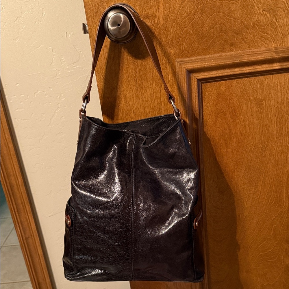 Tano Shiny Black Leather Shoulder Bag